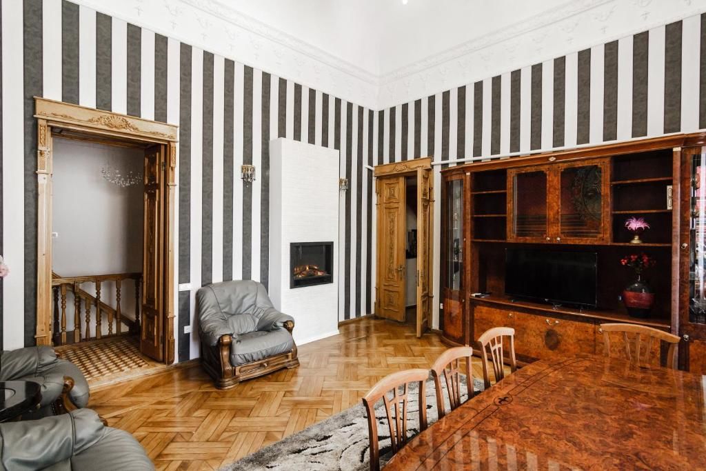 Апартаменты Luxury three-storey apartment of the 19th century Одесса-45